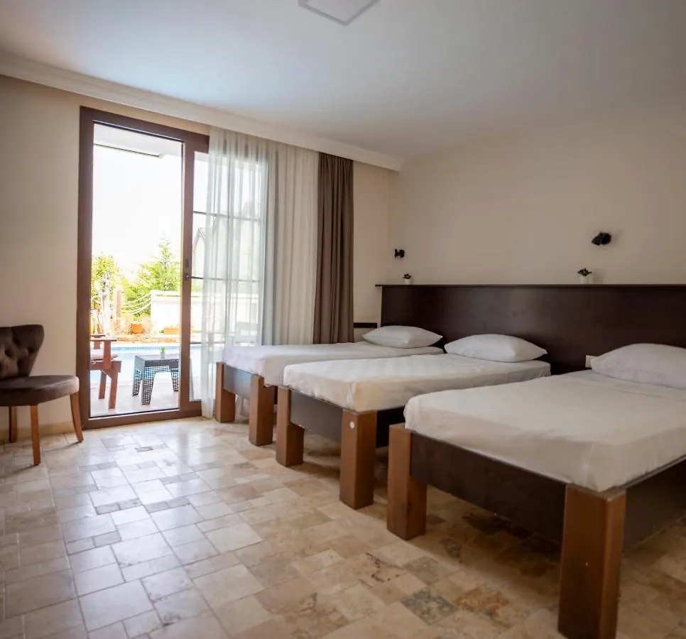 فندق Cesmekes Otel